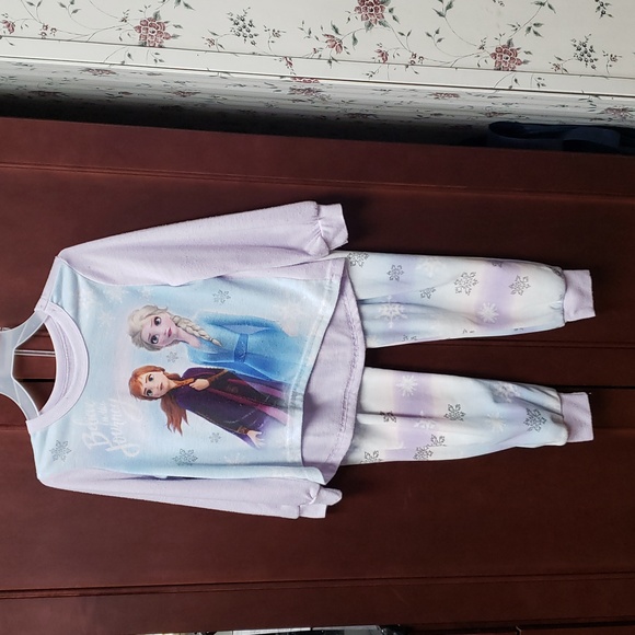 Disney Other - Girl's 2pc Disney's Frozen PJs Size 4/5